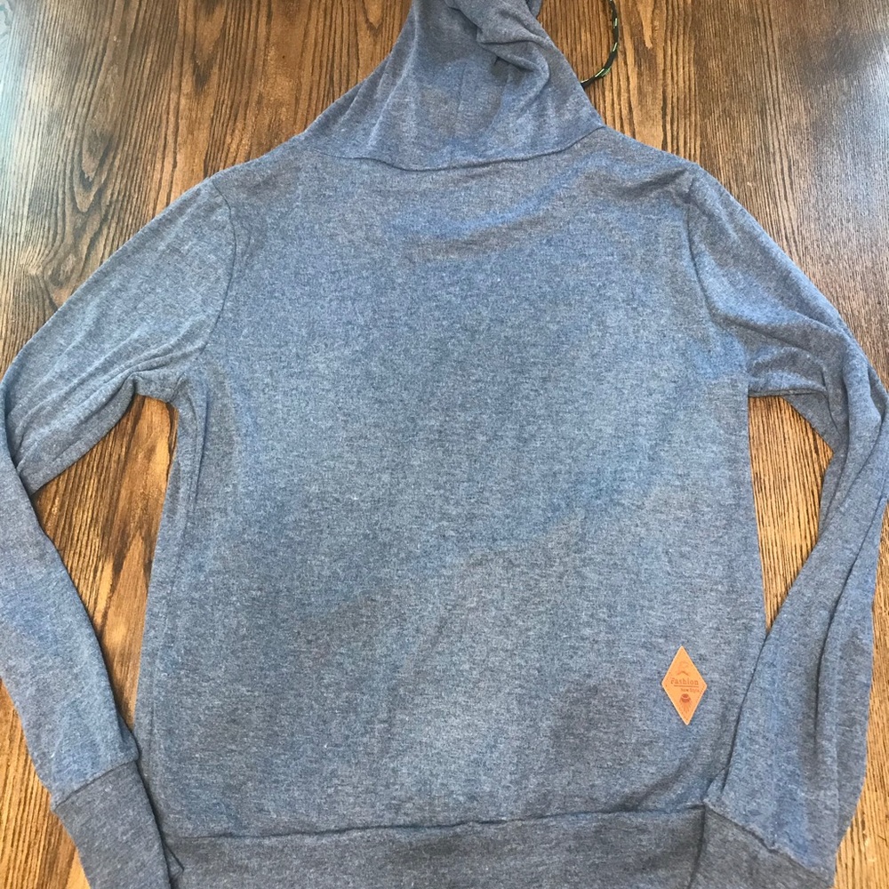Light blue gray hoodie - Picture 2 of 5